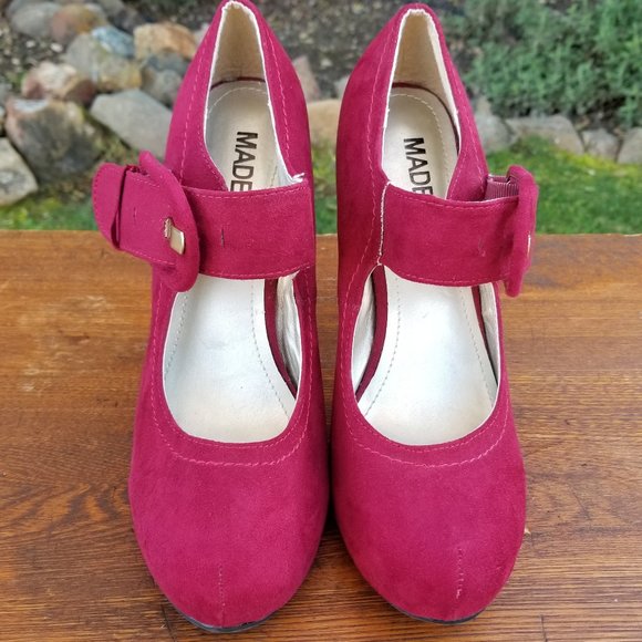 Madeline Women's Size 8 1/2 Red Faux Suede Platform Round Toe Heel with Buckles - Picture 2 of 8